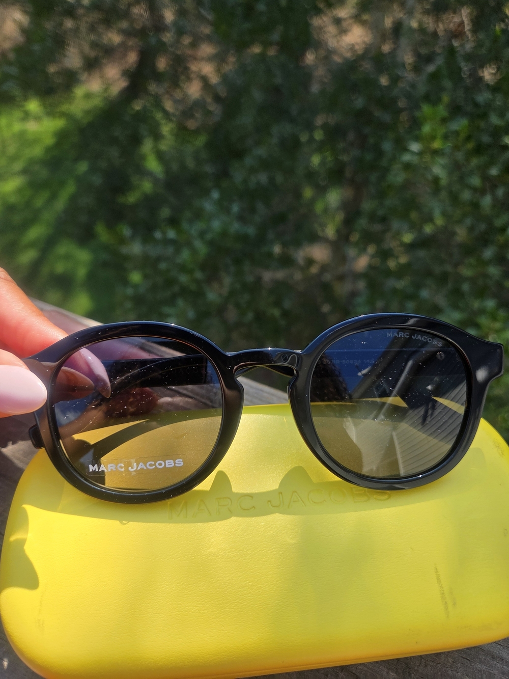 Marc Jacobs Black Round Sunglasses with Dark Lenses